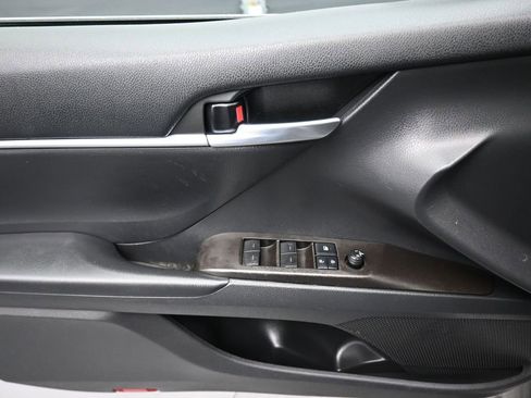 Used 2021 Toyota Camry SE FWD image 10