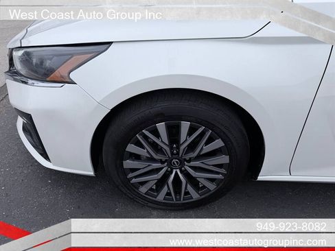Used 2023 Nissan Altima 2.5 SV FWD image 22