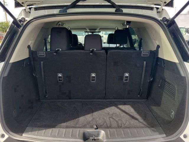 Used 2024 Nissan Pathfinder SV FWD image 11