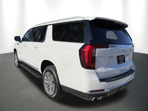 Used 2025 GMC Yukon XL Denali AWD/4WD image 14