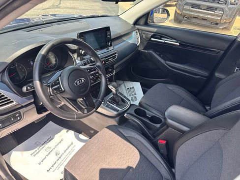 Used 2021 Kia Seltos S AWD/4WD image 14
