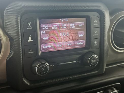 Used 2020 Jeep Wrangler Unlimited Sport S image 17