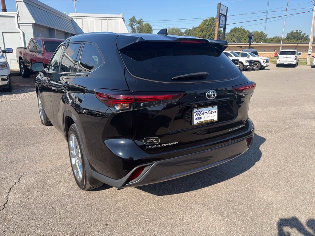 Used 2024 Toyota Highlander Limited AWD/4WD image 4