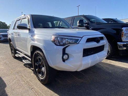 Used 2019 Toyota 4Runner SR5 RWD image 1