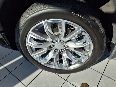 Used 2025 GMC Sierra 1500 Denali w/ Denali Reserve Package AWD/4WD image 5