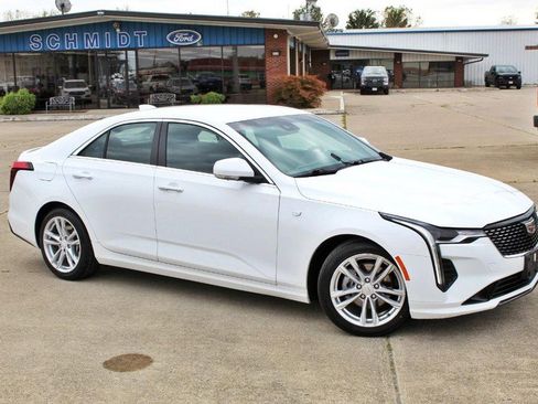 Used 2024 Cadillac CT4 Luxury image 3