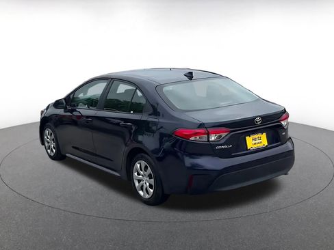 Used 2025 Toyota Corolla LE FWD image 11