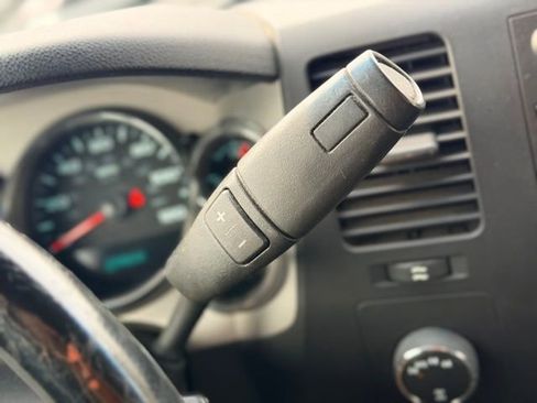 Used 2013 GMC Sierra 1500 SLE w/ Power Tech Package image 9