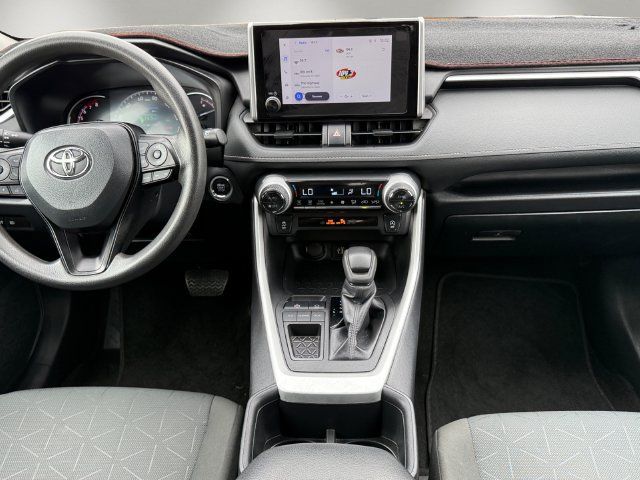 Used 2024 Toyota RAV4 XLE FWD image 12