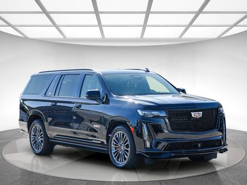 Used 2023 Cadillac Escalade ESV V AWD/4WD image 5