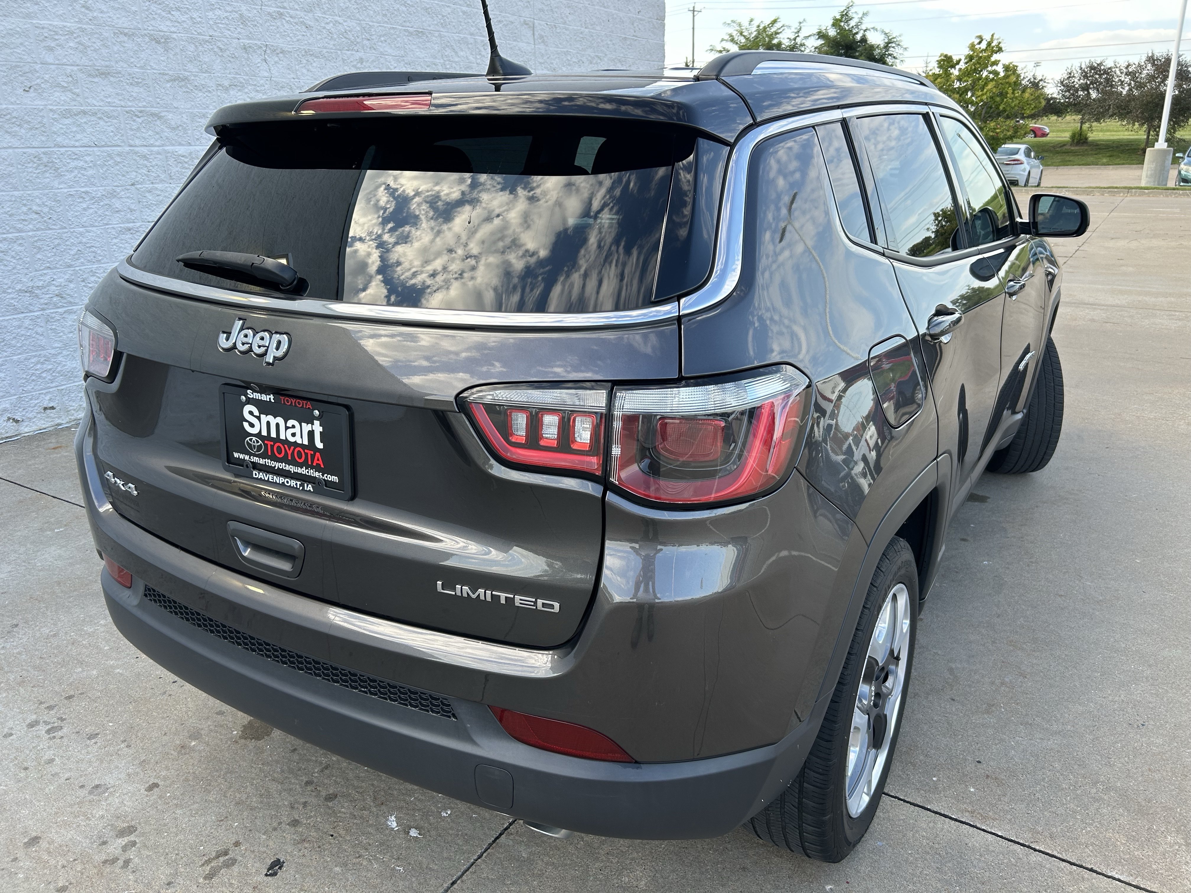 Used 2018 Jeep Compass Limited AWD/4WD image 6