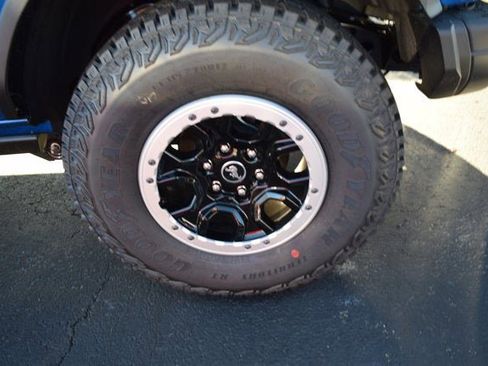 New 2025 Ford Bronco Badlands image 4