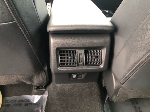 Certified 2025 Toyota Camry SE image 28