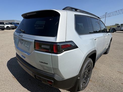 New 2026 Jeep Cherokee Laredo w/ MOPAR Finishing Package AWD/4WD image 5