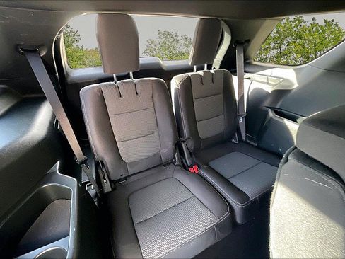 Used 2019 Ford Explorer XLT FWD image 25
