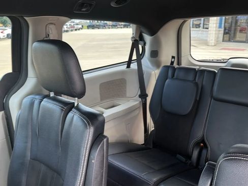 Used 2019 Dodge Grand Caravan SXT w/ Driver Convenience Group FWD image 45
