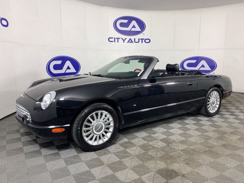 Used 2004 Ford Thunderbird image 40