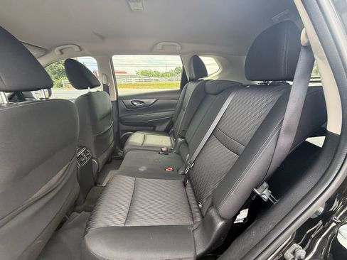 Used 2017 Nissan Rogue SV FWD image 19