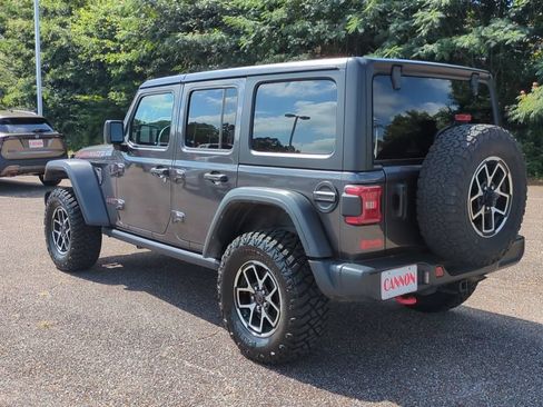 Used 2024 Jeep Wrangler Unlimited Rubicon AWD/4WD image 7
