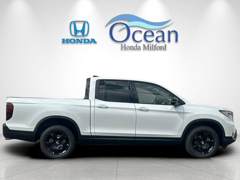 New 2026 Honda Ridgeline Black Edition image 6