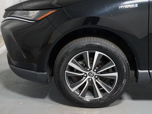 Certified 2021 Toyota Venza LE AWD/4WD image 5