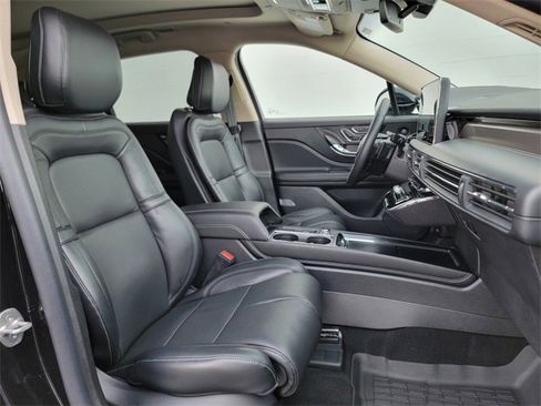 Certified 2025 Lincoln Corsair Reserve w/ Equipment Group 202A image 23