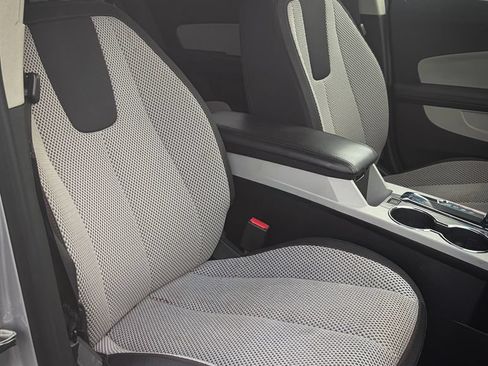 Used 2017 Chevrolet Equinox LS FWD image 21