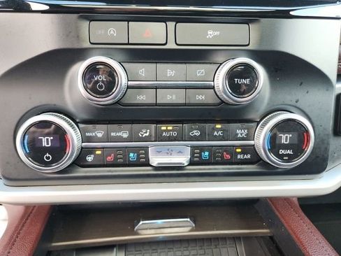 Used 2024 Ford Expedition Max Limited image 27