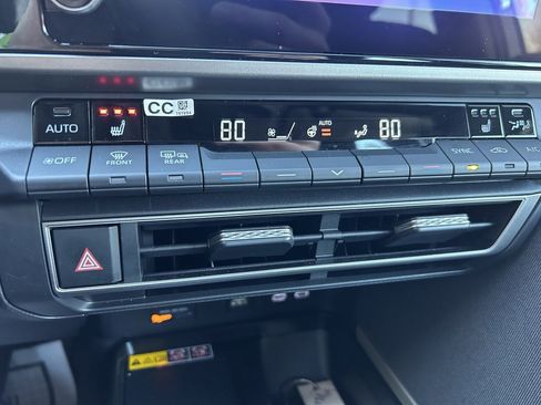 Used 2025 Toyota Camry LE image 17