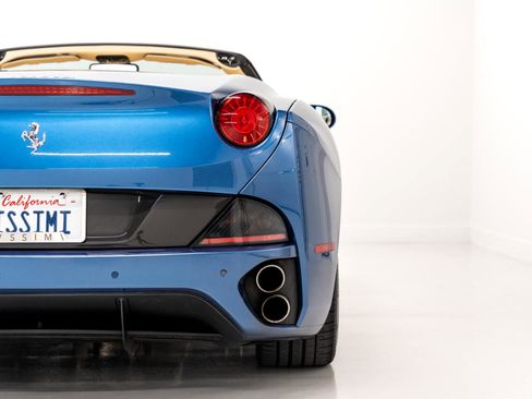 Used 2010 Ferrari California image 38