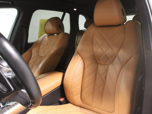 Used 2025 BMW X5 xDrive40i w/ M Sport Package AWD/4WD image 3