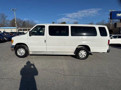 Used 2003 Ford E-350 and Econoline 350 XLT image 2