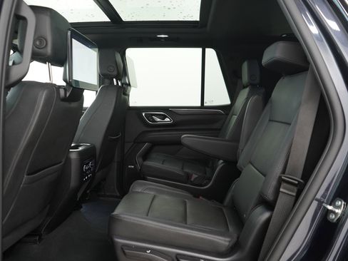 Used 2023 Chevrolet Tahoe LT w/ Luxury Package AWD/4WD image 17