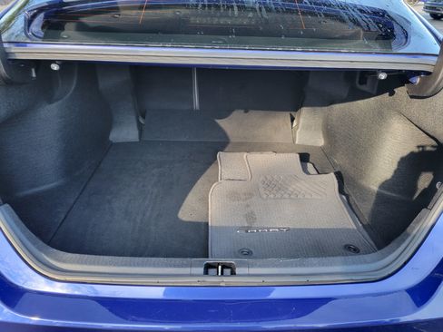 Used 2018 Toyota Camry LE image 7