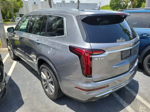 Used 2021 Cadillac XT6 Premium Luxury FWD image 4
