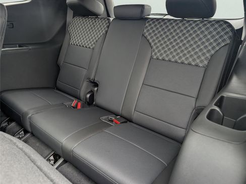 New 2026 GMC Acadia Denali w/ Super Cruise Package FWD image 16