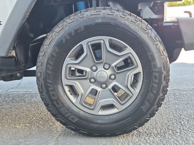 Used 2018 Jeep Wrangler Unlimited Rubicon w/ Connectivity Group AWD/4WD image 21