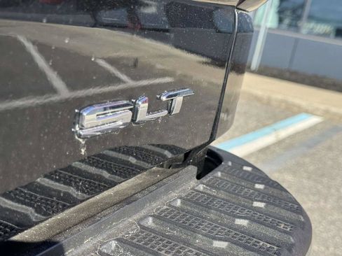 Used 2025 GMC Sierra 1500 SLT AWD/4WD image 9