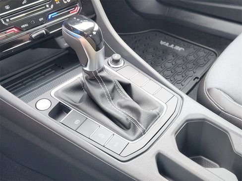 New 2026 Volkswagen Jetta SE image 15