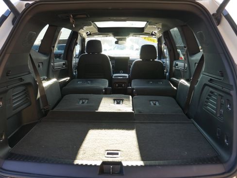 Certified 2024 GMC Acadia Denali image 7