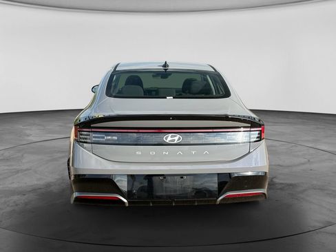 Used 2025 Hyundai Sonata SEL FWD image 8