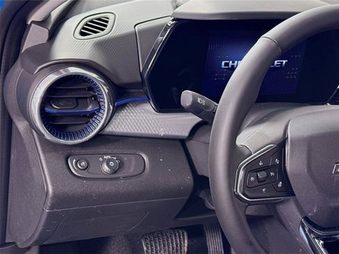 New 2026 Chevrolet Trax LT w/ Driver Confidence Package FWD image 4