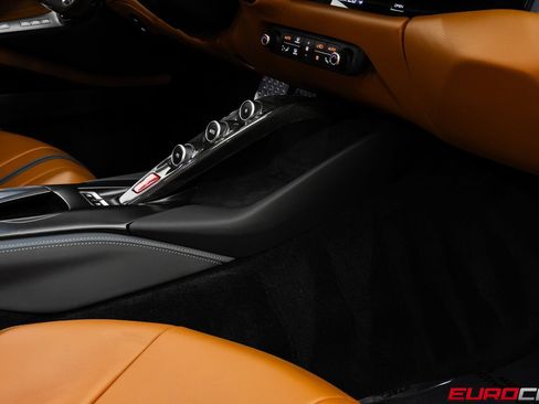 Used 2020 Ferrari 812 Superfast RWD image 40