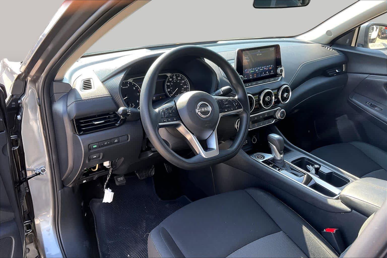 Used 2025 Nissan Sentra SV FWD image 17