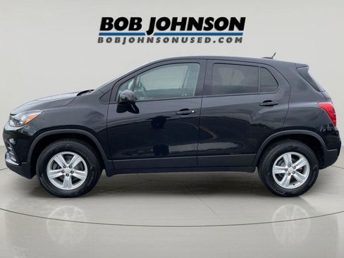Used 2020 Chevrolet Trax LS w/ Tint and Cruise Package AWD/4WD image 6