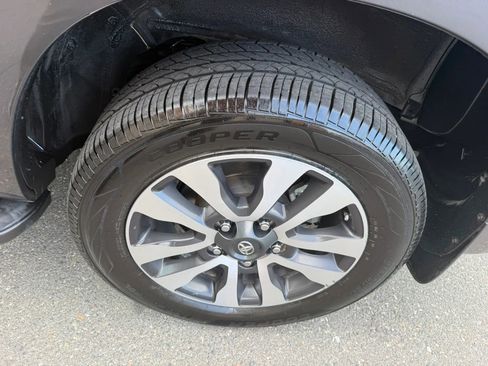 Used 2019 Toyota Sequoia Limited w/ Safety & Convenience Package AWD/4WD image 38