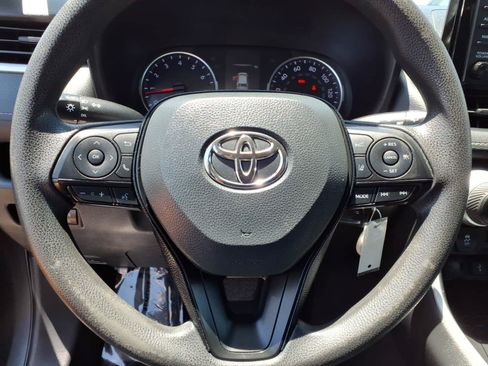 Used 2021 Toyota RAV4 LE FWD image 19