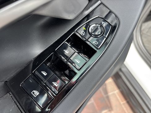 Used 2026 BMW 530i w/ Premium Package RWD image 15