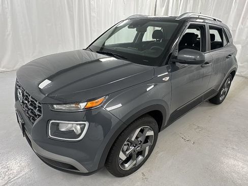 Used 2025 Hyundai Venue SEL image 7