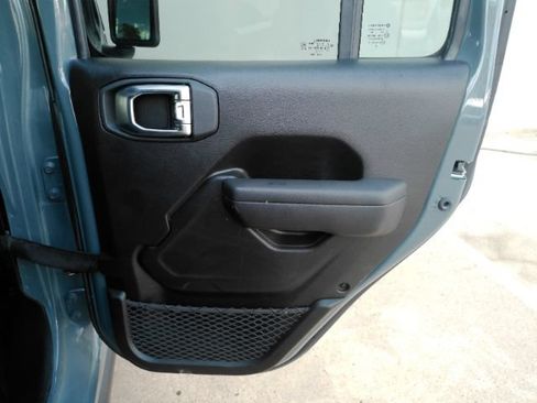 Used 2026 Jeep Wrangler Unlimited Rubicon AWD/4WD image 19